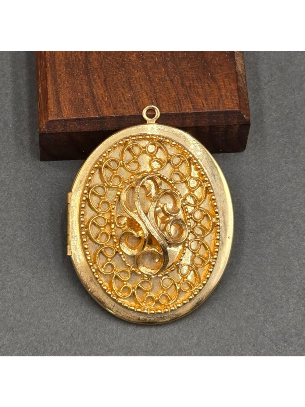 Vintage Gold Tone Filigree Oval Locket Pendant 2" Victorian Revival Statement - Picture 3 of 5